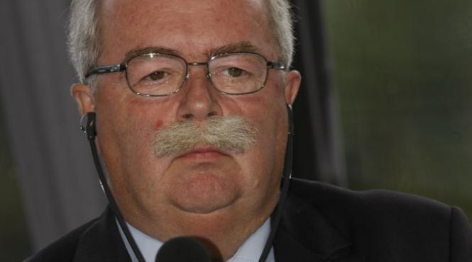 avionul in care se afla directorul general al grupului petrolier total a ars complet