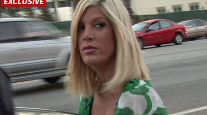 tori spelling spitalizata de urgenta actrita a fost plasata in carantina asemenea unui pacient suspectat de ebola