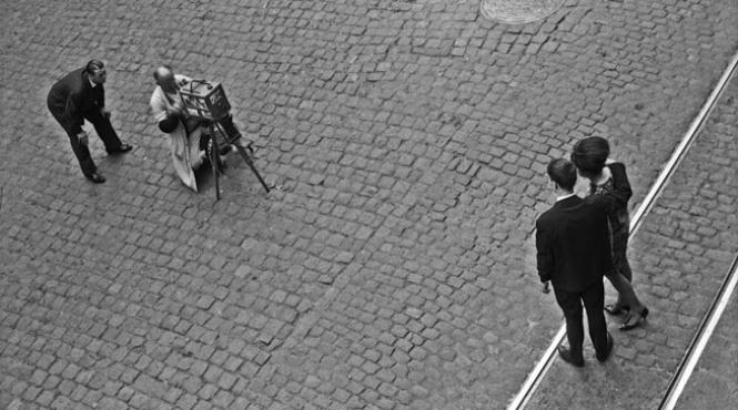 un ceas pentru arta in expozitia marcel g lefrancq suprarealismul cotidianului