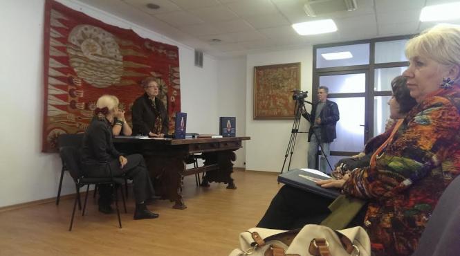 un volum de exceptie costume traditionale din gorj in colectiile muzeului satulului