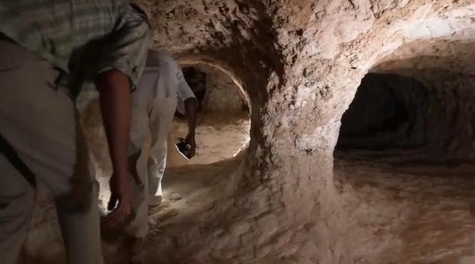 surpriza de proportii au sapat ilegal sub o casa langa cairo cautand vestigii faraonice ce au gasit a uluit ministerul antichitatilor