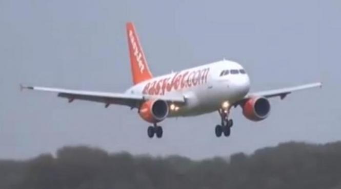 video terifiant momentul in care un avion de pasageri rateaza aterizarea pe aeroportul din amsterdam