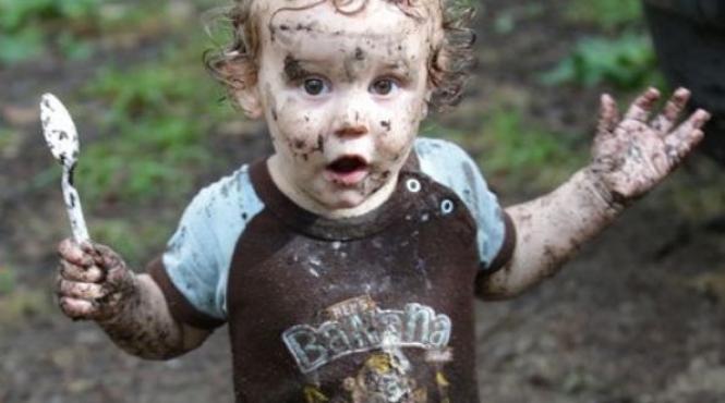 10 greseli flagrante pe care le comiti in educarea copilului tau