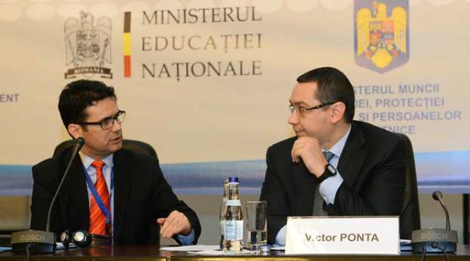 salarii mai mari cu 10 pentru profesori un acord semnat intre sindicate si guvern prevede o crestere salariala de 30 in perioada 2015 2017