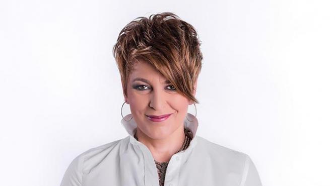 carmen avram este scriitorul perfect si irepetabil e un om care a facut muzica din cuvinte