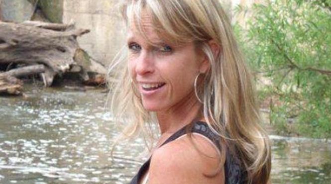 doua gemene un iubit un singur vibrator cafteala