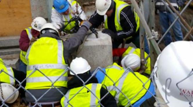 descoperire senzationala in piatra de temelie a casei guvernului din massachusetts istoricii uluiti este unic video