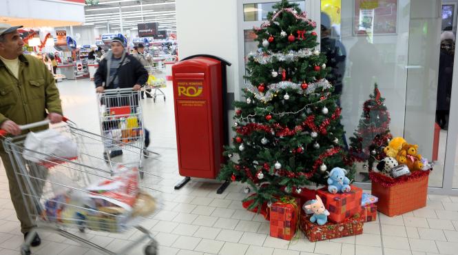 romanii vor cadoul cash mos craciun e asteptat cu bani la plic