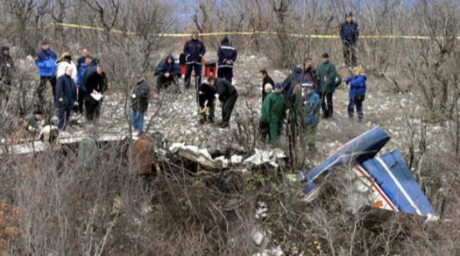 de ce s a prabusit avionul in care si a pierdut viata presedintele macedonean trajkovski in 2004