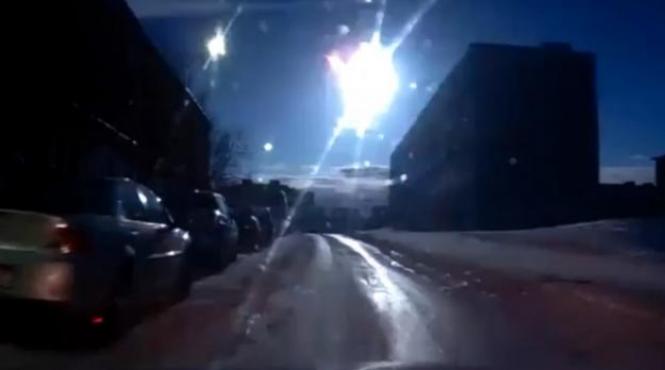 fenomen bizar pe cerul romaniei lumina orbitoare facuta de un obiect zburator neidentificat ce poate fi video