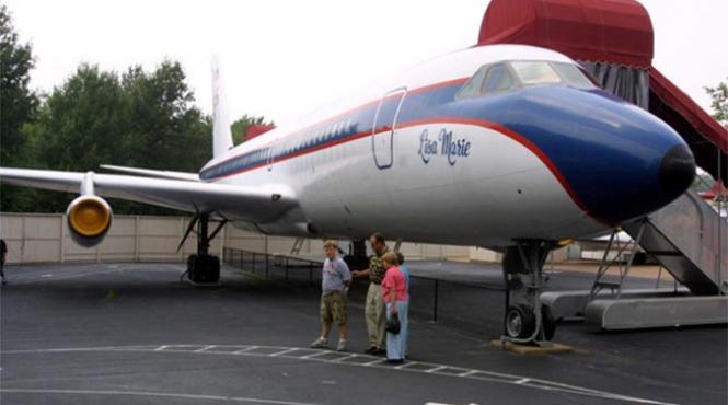 avioanele lui elvis la vanzare