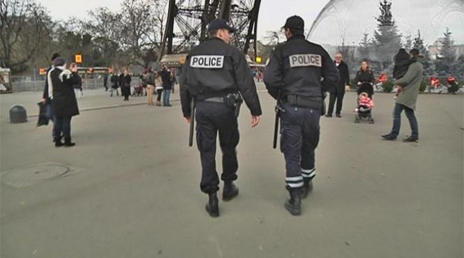 10 000 de militari mobilizati in franta