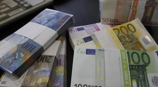 75 de mii de romani sub ocul creditelor in franci elve ieni nici un protest la ambasadada elve iei