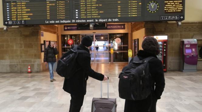 alerta cu bomba in gara de est din paris calatorii blocati la metz