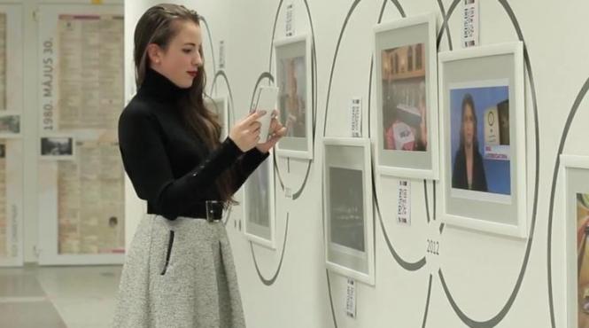 exponatele dintr un muzeu budapestan intra in dialog cu vizitatorii video