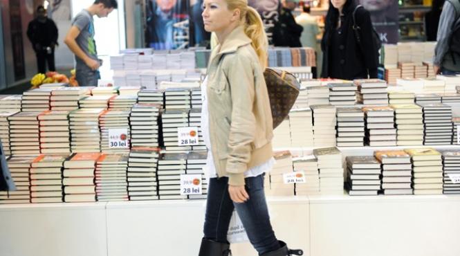 ce citesc romanii vezi topul preferintelor din 2014