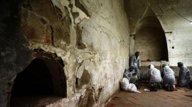 descoperire epocala ce au gasit arheologii spanioli in subsolul unei stravechi biserici din madrid video