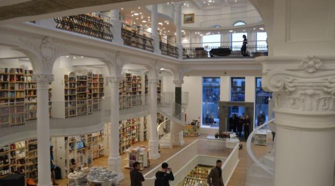 cea mai spectaculoasa librarie carturesti