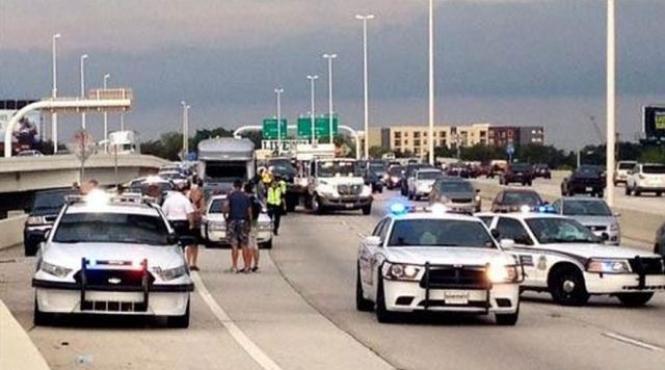 moment socant in florida ce face o tanara dezbracata in mijlocul strazii intrece orice imaginatie video