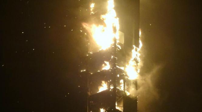 imagini spectaculoase celebru zgarie nori din dubai in flacari mii de persoane au fost evacuate video