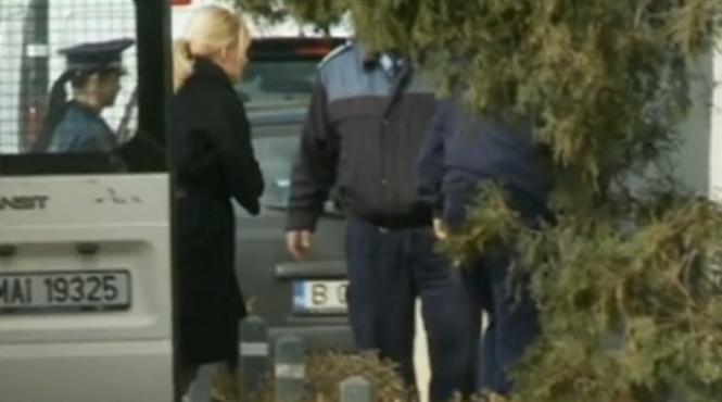 dna a pus sechestru pe o parte din averea elenei udrea