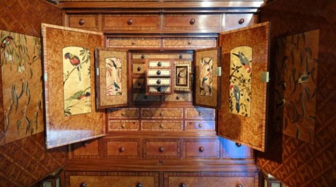 surpriza second hand ce a gasit o japoneza intr un dulap cumparat la mana a doua intrece orice imaginatie