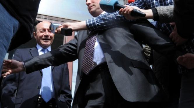 urmaritul penal basescu trage de timp el a sunat la parchetul general dupa sechestrul pe mosia nana