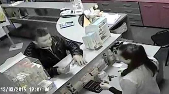 metoda smen surprinsa de camerele de supraveghere cum se fac 500 de lei in cateva secunde video