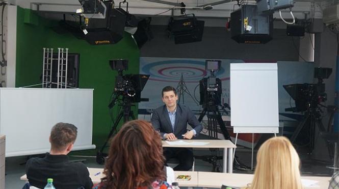 valentin butnaru prezentatorul observator da emotii studentilor ima