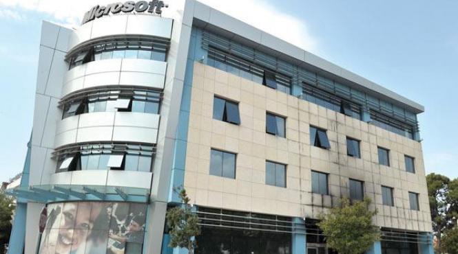 o bomba a explodat la sediul microsoft din atena