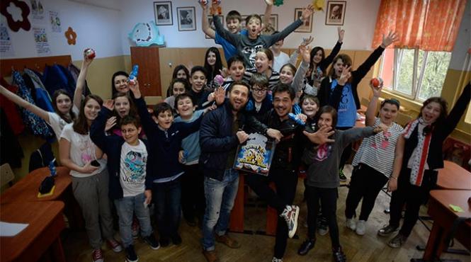 de paste sarbatoarea te atinge la antena 1 simona gherghe razvan si dani au impartit bucurie si cosuri cu bunatati