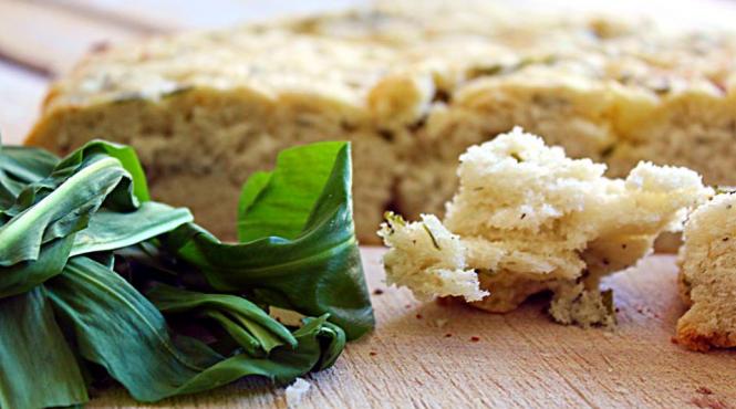 fii bun ca painea calda cu leurda