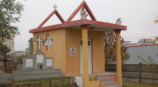 doi pe un loc la cimitir coruptie printre morminte