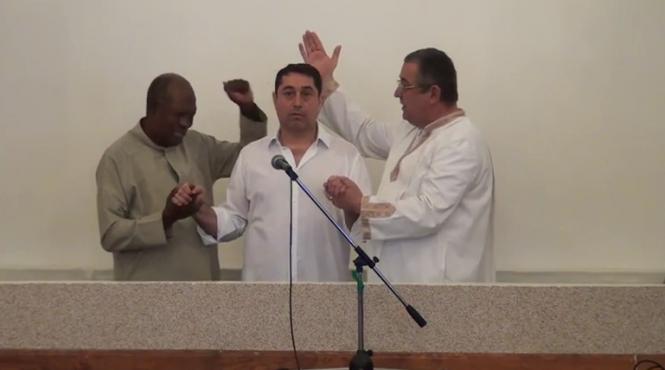 viral pe internet fostul ministru cristian david botezat la o biserica penticostala dupa eliberarea din arest video