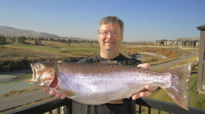 surpriza de proportii ce a gasit un pescar din sua in burta unui pastrav nu mi am putut imagina ca este posibil