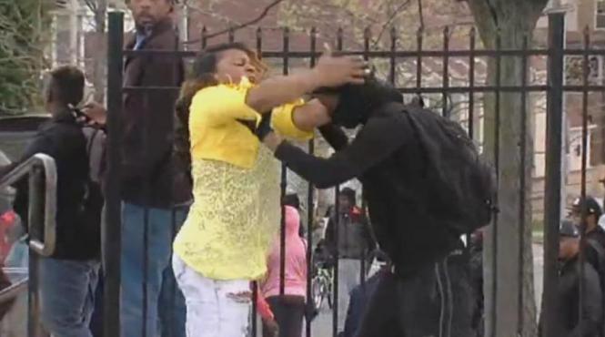 vezi cum se procedeaza cand iti gasesti copilul protestand in strada video