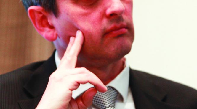 lazea bnr drogul unui euro ieftin amana reforma