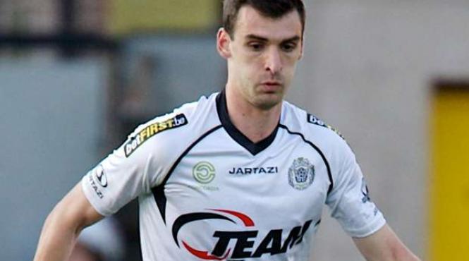 tragedie in fotbal jucatorul care era in coma dupa ce s a prabusit pe teren a murit