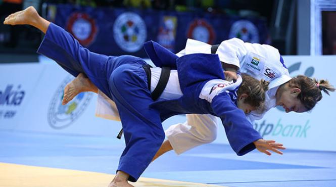 judoca monica ungureanu medalia de aur la campionatul de la baki