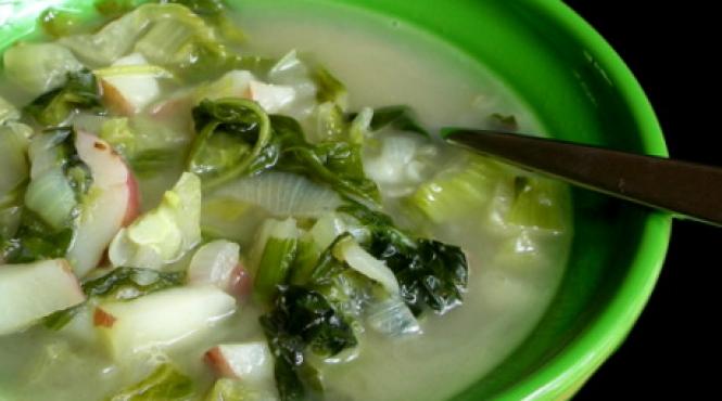 reteta usoara de primavara supa de salata verde