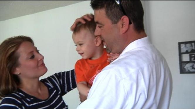 incredibil o mama a reusit sa descopere ca fiul ei are cancer dintr o fotografie