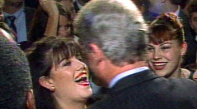 un milion de dolari pentru rochia albastra a monicai lewinsky cine vrea sa plateasca aceasta suma fabuloasa