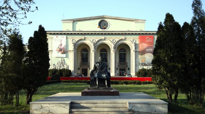 inca doi directori de la opera nationala sunt urmariti penal