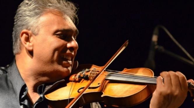 p violonistul florin niculescu numit cavaler in arte si litere de catre ambasadorul frantei la bucuresti