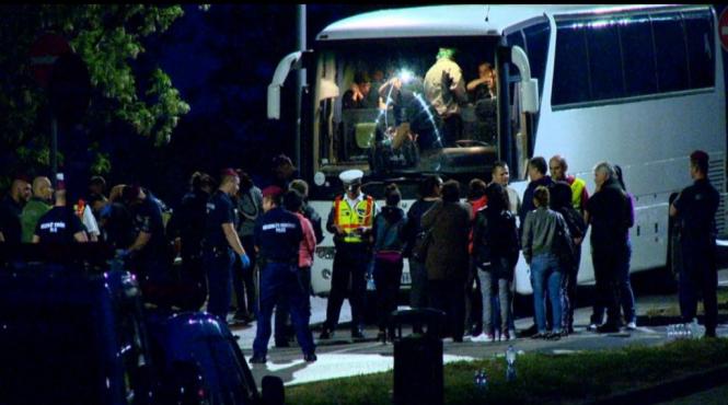 bomba descoperita intr un autocar cu romani la bord