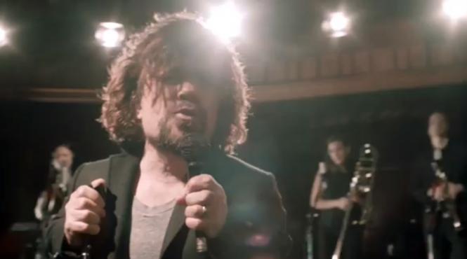 peter dinklage si cold play au inregistrat o melodie care parodiaza serialul game of thrones video
