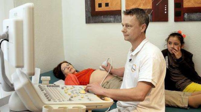 o nemtoaica a nascut cvadrupleti la varsta de 65 de ani