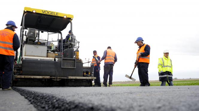 drumarul lui basescu 8 milioane de euro pentru 27 km de drum judetean