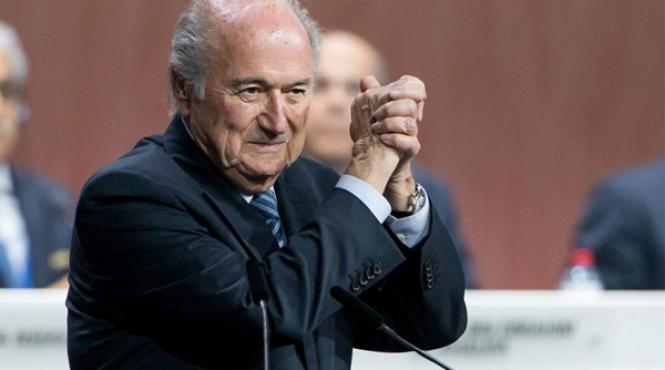 in pofida controverselor si scandalului de coruptie sepp blatter a fost reales presedinte al fifa
