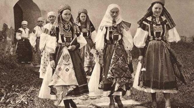 traditii la cincizecime mosii de vara duminica rusaliilor ziua calusarilor